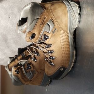 VASQUE Gortex  ladies boots